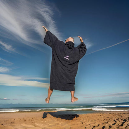 Kite Kulture Water Resistant Changing Robe – Warm, Wind resistant & Oversized Poncho for Kitesurfing, Wing Foiling, Surfing & Watersports