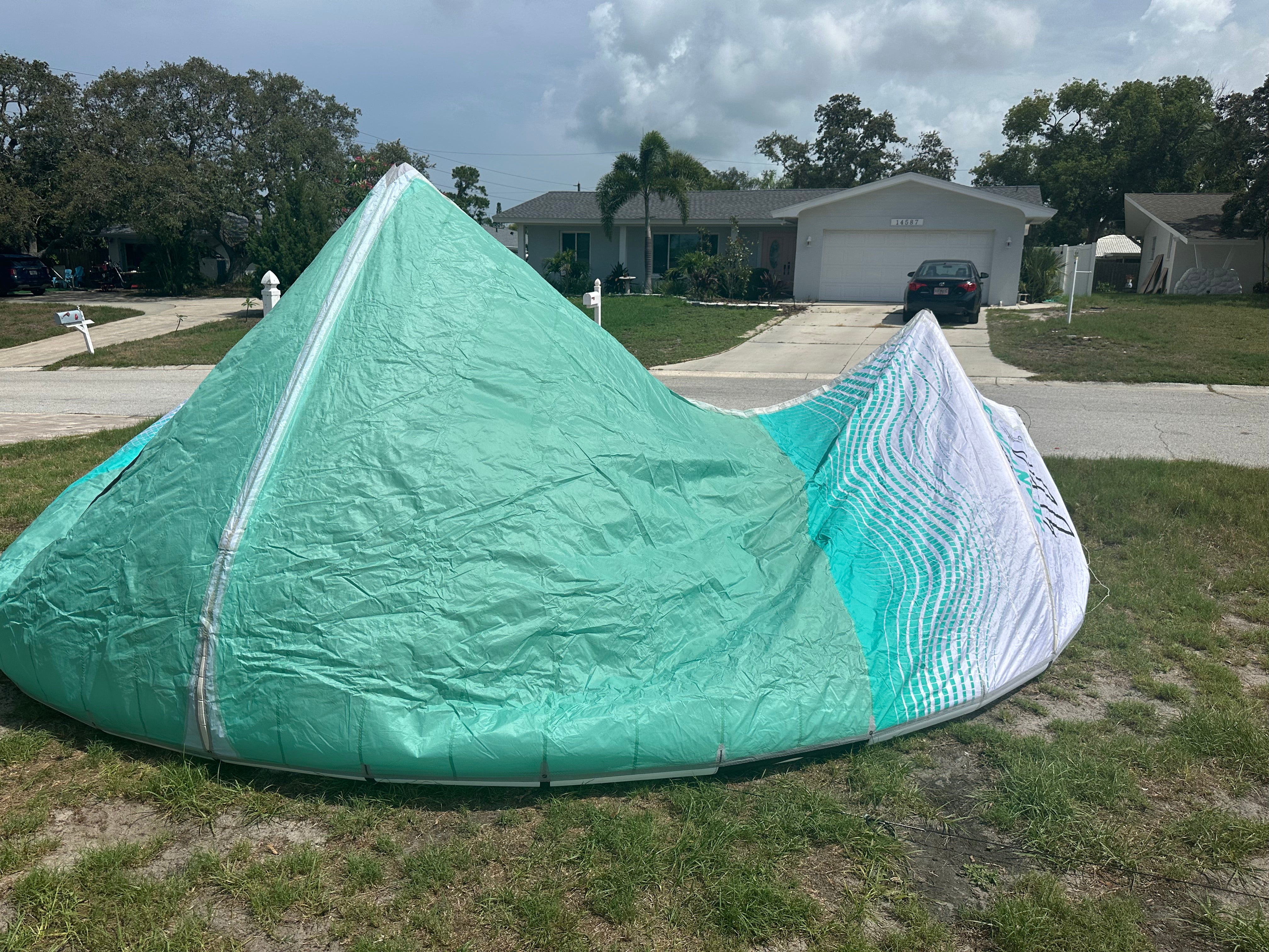 2021 Cabrinha Contra 3 Strut Kite 17m - Green/White