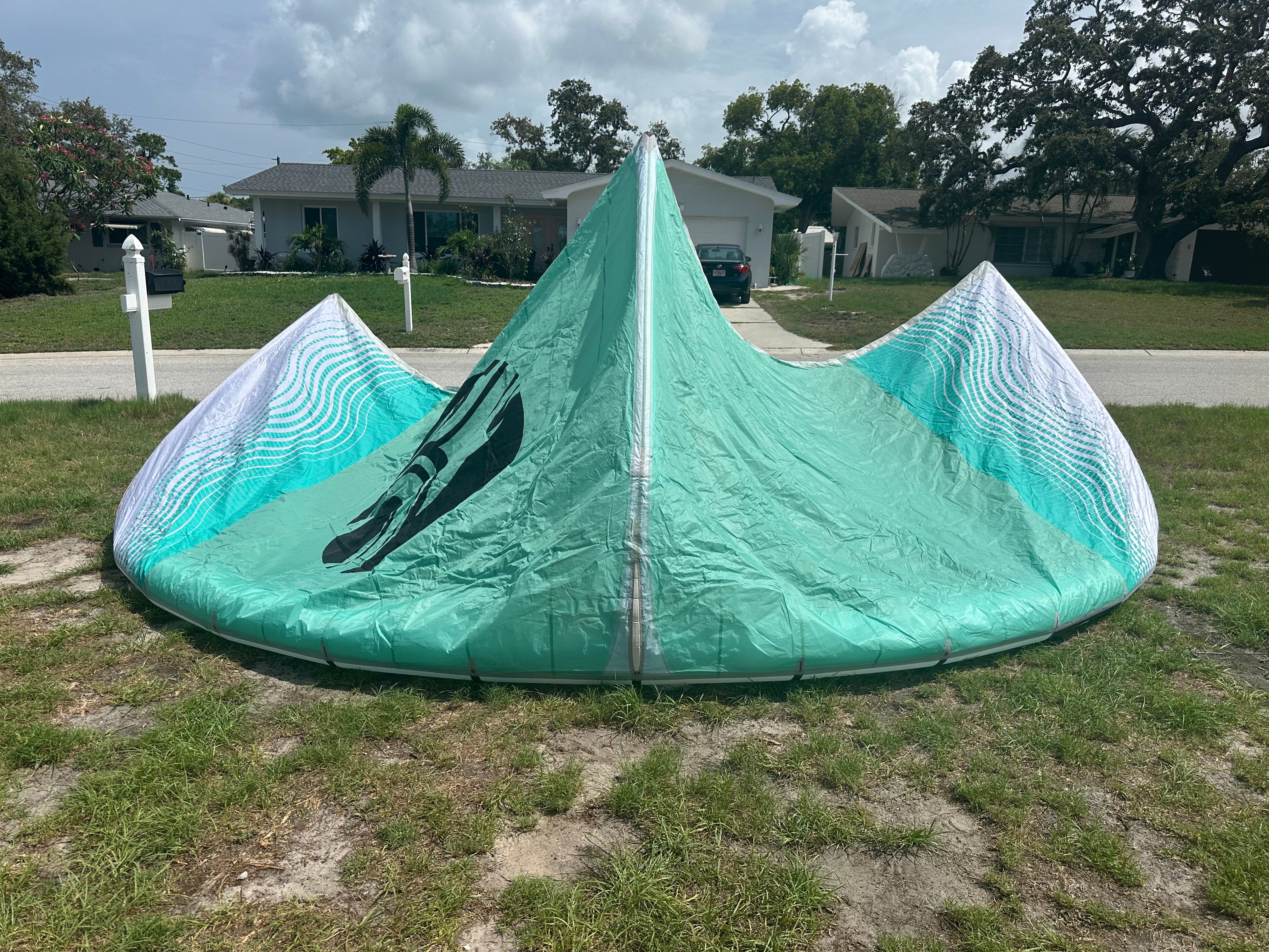 2021 Cabrinha Contra 3 Strut Kite 17m - Green/White